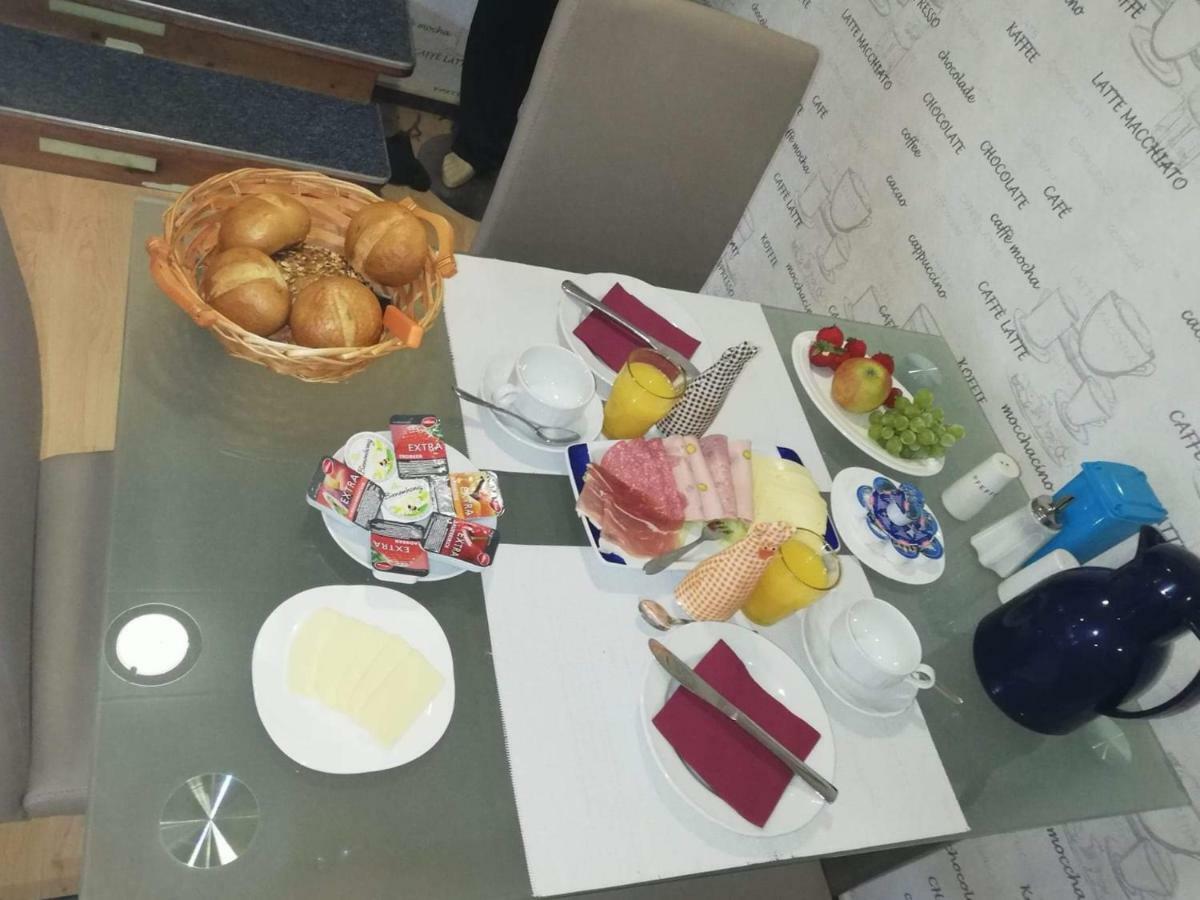 Pension Check In Güstrow